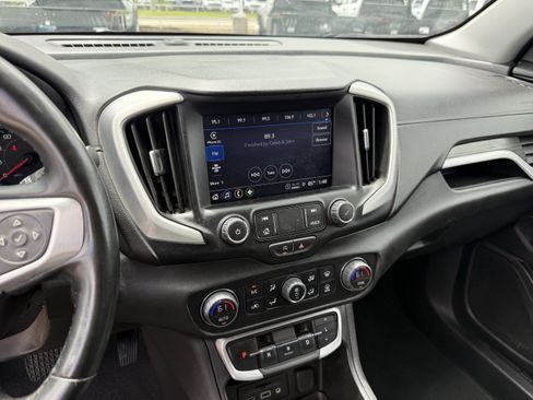 Used 2024 GMC Terrain SLT AWD/4WD image 19