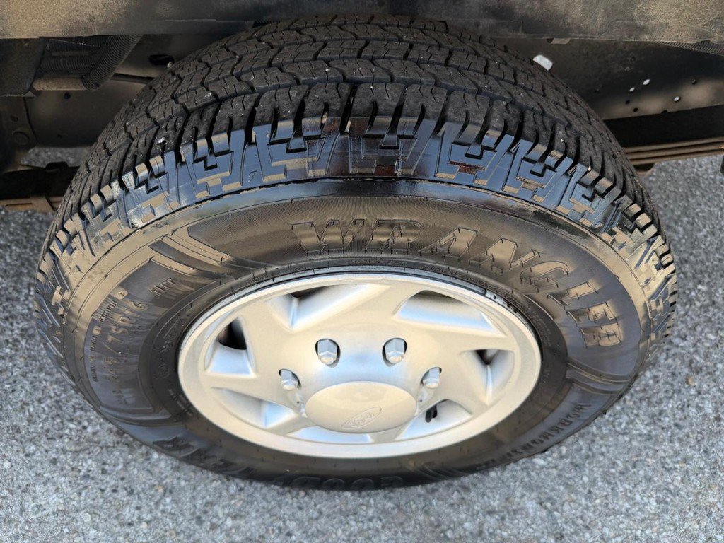 Used 2011 Ford E-350 and Econoline 350 XLT RWD image 46