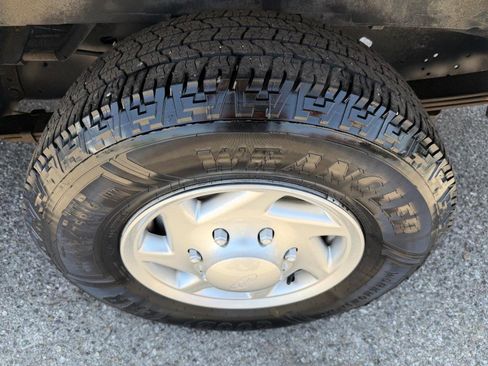 Used 2011 Ford E-350 and Econoline 350 XLT RWD image 46