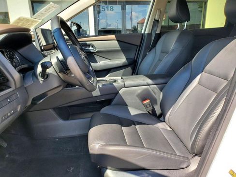 Used 2023 Nissan Rogue SL AWD/4WD image 13