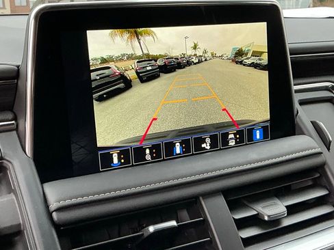 Used 2023 GMC Yukon SLT w/ SLT Luxury Package image 46