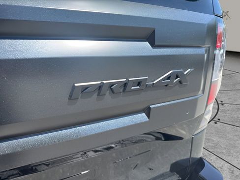 Used 2025 Nissan Frontier PRO-4X AWD/4WD image 30