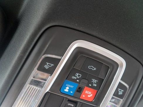 Used 2022 RAM 1500 Limited w/ Body-Colour Bumper Group image 38