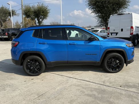 New 2026 Jeep Compass Latitude image 3