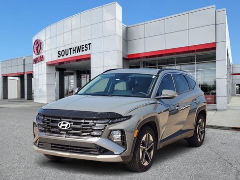 Used 2025 Hyundai Tucson SEL FWD image 2