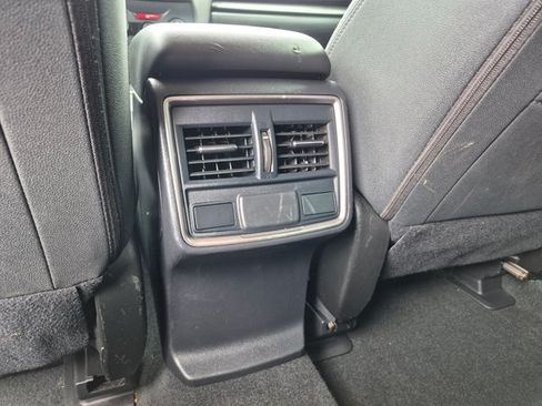 Used 2023 Subaru Forester Premium AWD/4WD image 17