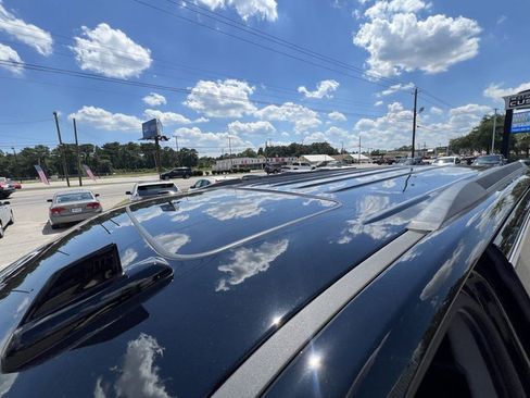 Used 2020 Chevrolet Tahoe LT image 34