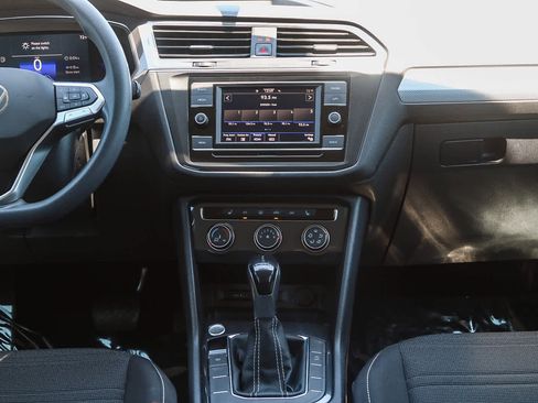 Used 2022 Volkswagen Tiguan S image 13
