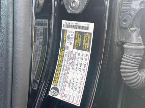 Used 2025 Volkswagen Jetta SE image 32