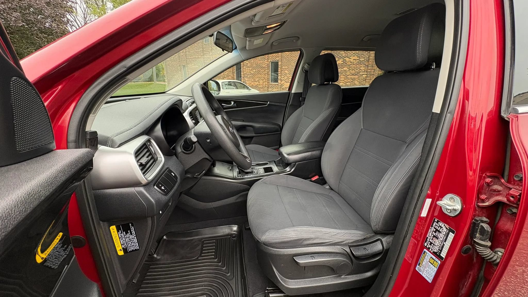 Used 2017 Kia Sorento AWD image 2