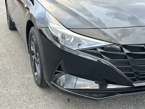 Used 2023 Hyundai Elantra SEL image 11