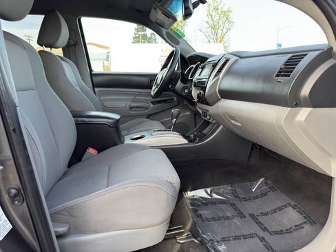 Used 2013 Toyota Tacoma 4x4 Double Cab w/ TRD Off-Road Pkg image 11