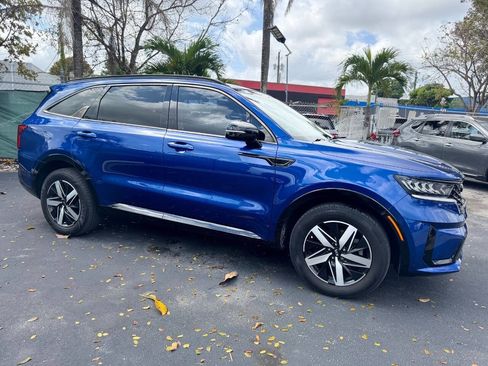 Used 2021 Kia Sorento S image 11