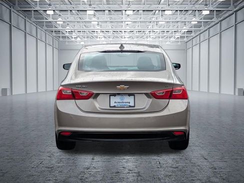 Used 2025 Chevrolet Malibu LT image 4