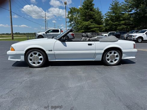 Used 1987 Ford Mustang GT RWD image 4