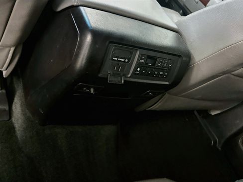 Used 2014 Toyota Sequoia Platinum AWD/4WD image 29