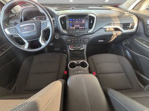 Used 2024 GMC Terrain SLE FWD image 25