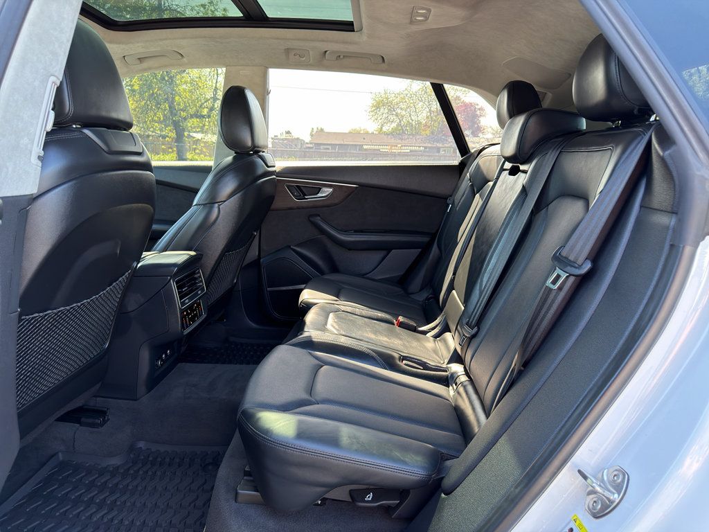 Used 2019 Audi Q8 Prestige w/ Luxury Package AWD/4WD image 14