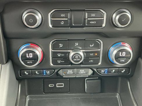 Used 2023 GMC Yukon XL AT4 w/ AT4 Premium Plus Package AWD/4WD image 28
