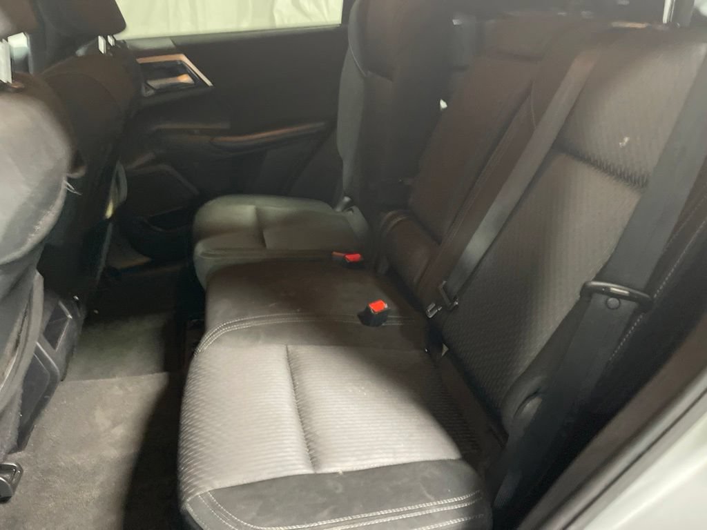 Used 2024 Mitsubishi Outlander ES FWD image 14