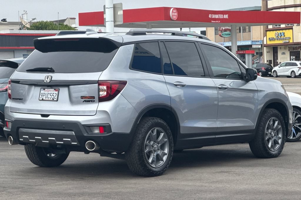 Used 2025 Honda Passport TrailSport image 4