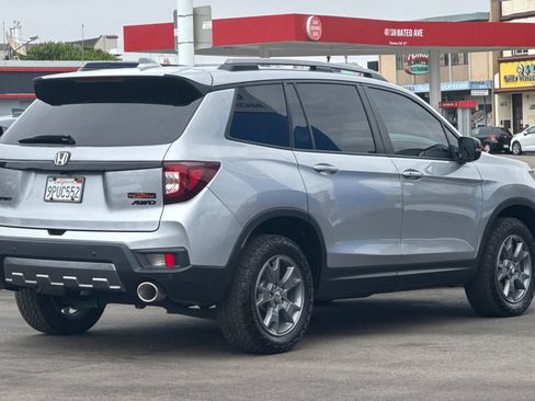 Used 2025 Honda Passport TrailSport image 4