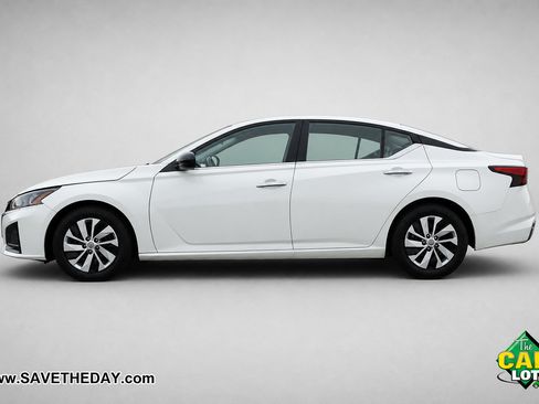 Used 2024 Nissan Altima 2.5 S FWD image 5