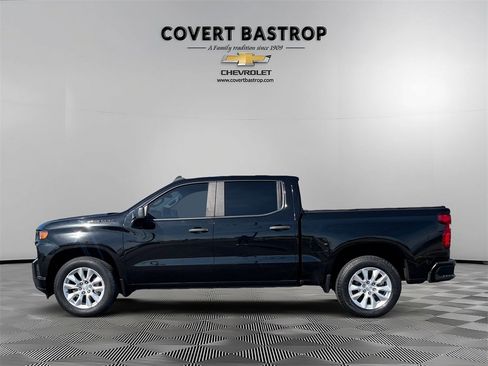 Used 2021 Chevrolet Silverado 1500 Custom image 3