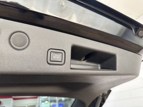 Used 2023 Chevrolet Equinox RS w/ RS Leather Package AWD/4WD image 42