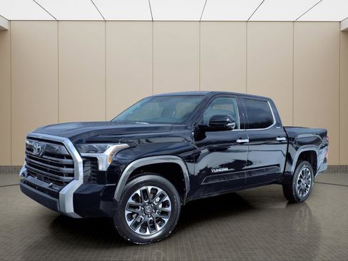 Used 2025 Toyota Tundra Limited AWD/4WD image 2