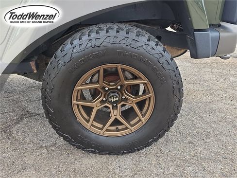Used 2016 Jeep Wrangler Unlimited Sahara AWD/4WD image 36
