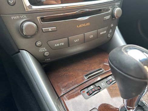 Used 2011 Lexus IS 250C image 13