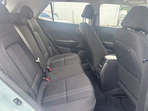 Used 2025 Hyundai Venue SEL FWD image 16