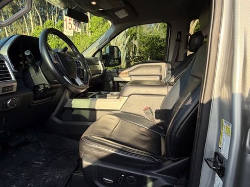 Used 2017 Ford F250 Lariat w/ Lariat Value Package AWD/4WD image 12