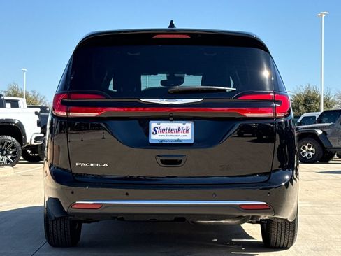 New 2026 Chrysler Pacifica Select FWD image 7