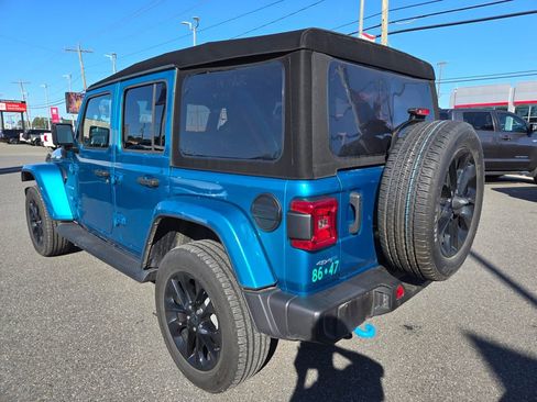 Used 2024 Jeep Wrangler Unlimited Sahara w/ Safety Group AWD/4WD image 6