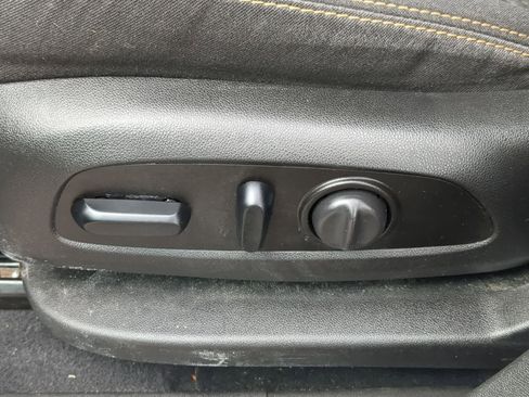 Used 2020 GMC Terrain SLE w/ Driver Convenience Package image 17