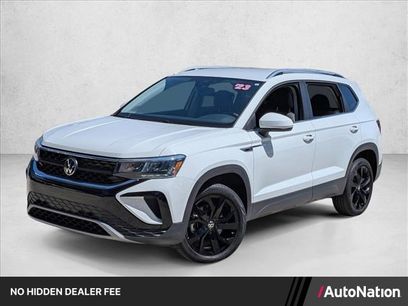 Used 2023 Volkswagen Taos SE w/ Black Wheel Package