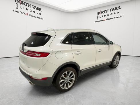 Used 2017 Lincoln MKC Select w/ Select Plus Package FWD image 5