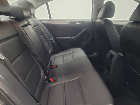 Used 2017 Volkswagen Jetta SE FWD image 19