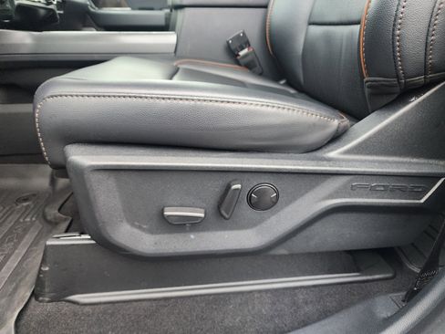 Used 2025 Ford F250 Lariat w/ Lariat Ultimate Package image 24