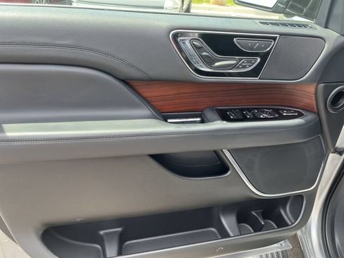 Used 2023 Lincoln Navigator Reserve AWD/4WD image 13