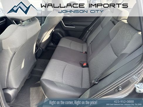 Used 2021 Toyota RAV4 XLE w/ Convenience Package image 39