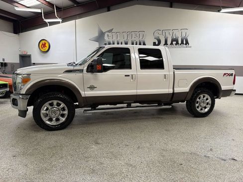 Used 2016 Ford F250 Lariat w/ Lariat Ultimate Package AWD/4WD image 2