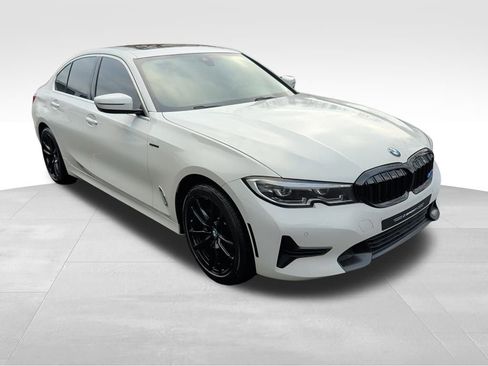 Used 2020 BMW 330i xDrive Sedan w/ Convenience Package image 7