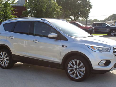 Used 2017 Ford Escape Titanium AWD/4WD image 7