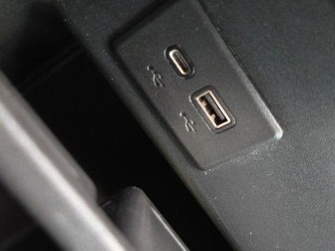 Used 2023 Chevrolet Silverado 1500 High Country image 29