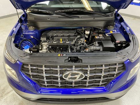 Used 2025 Hyundai Venue SEL FWD image 9