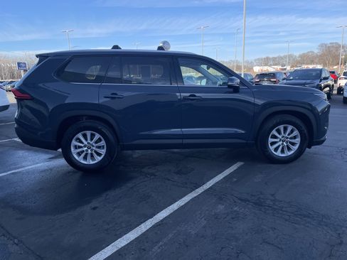 Used 2024 Toyota Grand Highlander XLE image 7