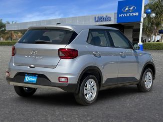 New 2026 Hyundai Venue SE FWD video 2